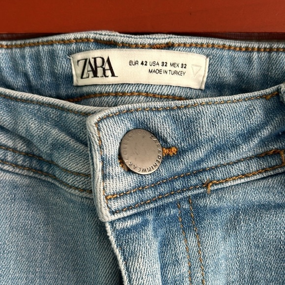 Zara Women's Ripped High Rise Jeans Sizes 32 - Picture 4 of 6